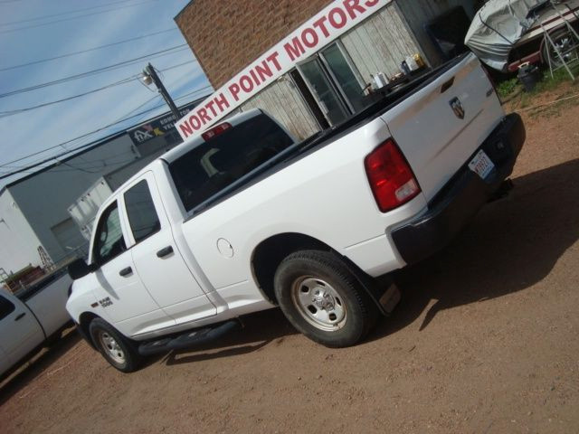 2015 Ram 1500 QUAD CAB 4X4 ECO DIESEL in Cars & Trucks in Edmonton - Image 2