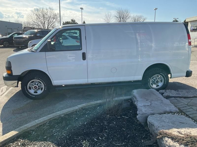 2016 GMC Savana Cargo Van 1WT - Power Windows in Cars & Trucks in Oshawa / Durham Region - Image 3