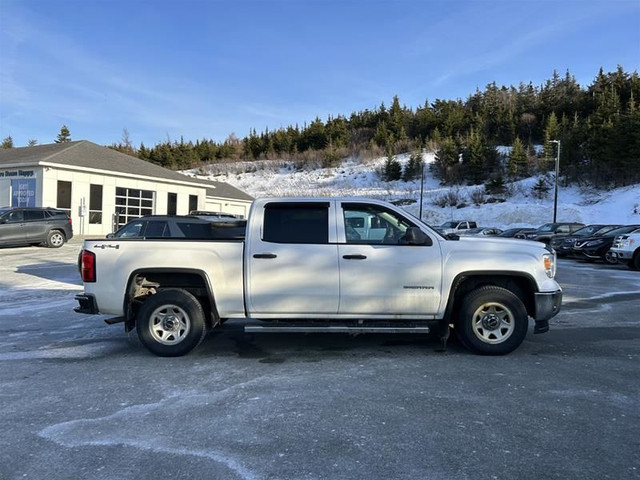 2015 GMC Sierra 1500 Crew 4x4 Base / Short Box in Cars & Trucks in St. John's - Image 4