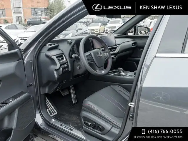 2025 Lexus UX dans Autos et camions dans Ville de Toronto - Image 8