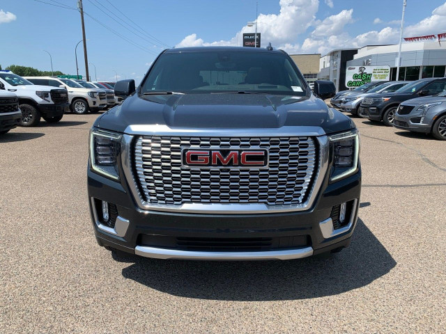 2021 GMC Yukon in Cars & Trucks in Medicine Hat - Image 2