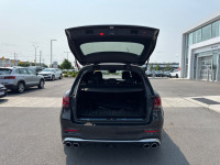 Premium Package, Heated Steering Wheel! Power and capability is refined by a remarkably luxurious in... (image 9)