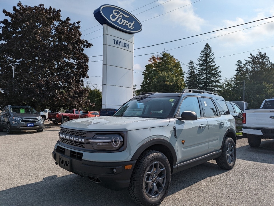  2022 Ford Bronco Sport Badlands *Premium Pkg, Moonroof, Tow Pkg, Co-Pilot, Tire Upgrade*