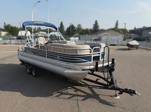2021 Sun Tracker Sport Fish 22 DLX; Mercury 90 4Stroke CT--used  in Powerboats & Motorboats in Prince Albert - Image 3