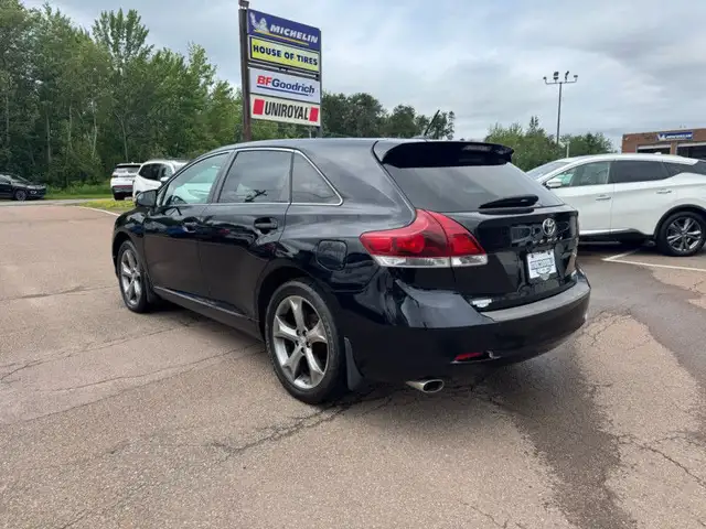 2016 Toyota Venza - $239 B/W in Cars & Trucks in Moncton - Image 8