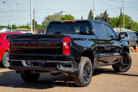 // ACCIDENT FREE!! // // SINGLE OWNER! // *GM CERTIFED* Experience rugged capability and modern desi... (image 4)
