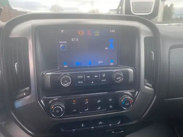 2015 chevrolet Silverado 3500HD 8 Foot Flat Deck 4WD in Heavy Trucks in Richmond - Image 16