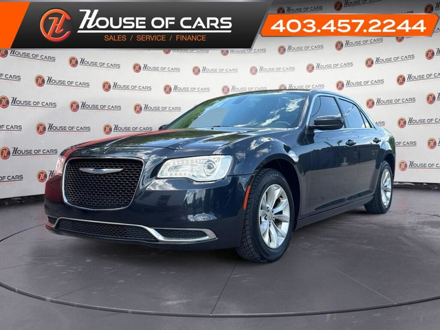 2019 Chrysler 300 300 Touring RWD Backup Camera Bluetooth in Cars & Trucks in Calgary