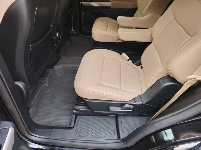 2020 Ford Explorer XLT 4WD in Cars & Trucks in Chatham-Kent - Image 34