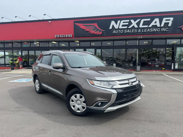 2017 Mitsubishi Outlander ES AWD 7 PASS LEATHER PAN/ROOF CARPLAY in Cars & Trucks in City of Toronto