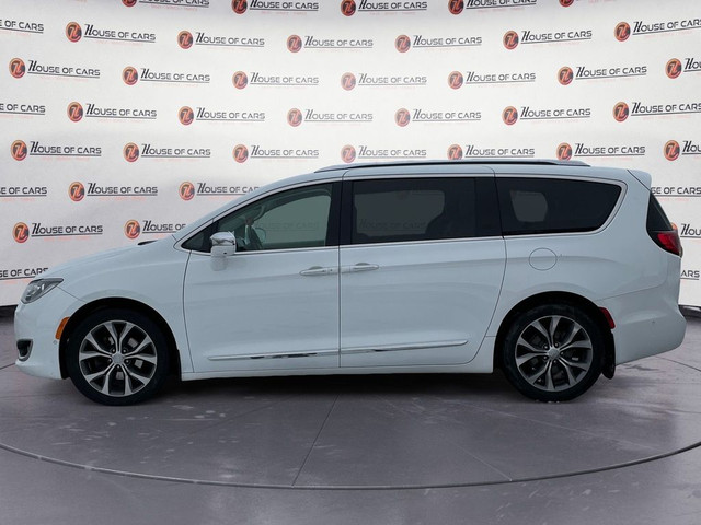  2017 Chrysler Pacifica 4dr Wgn Limited/ Leather/ Bluetooth in Cars & Trucks in Calgary - Image 2