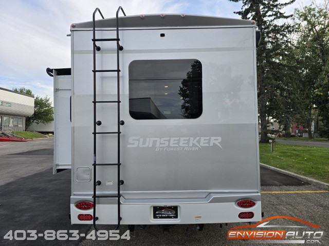2021 FOREST RIVER SUNSEEKER MBS 2400T C-Class Motorhome RV in Cars & Trucks in Calgary - Image 4