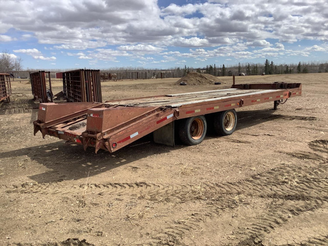 1996 Interstate 25 Ft T/A Flat Deck Trailer in Heavy Equipment in Regina - Image 4