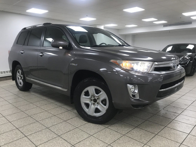 2011 Toyota Highlander Hybrid LIMITED in Cars & Trucks in Calgary