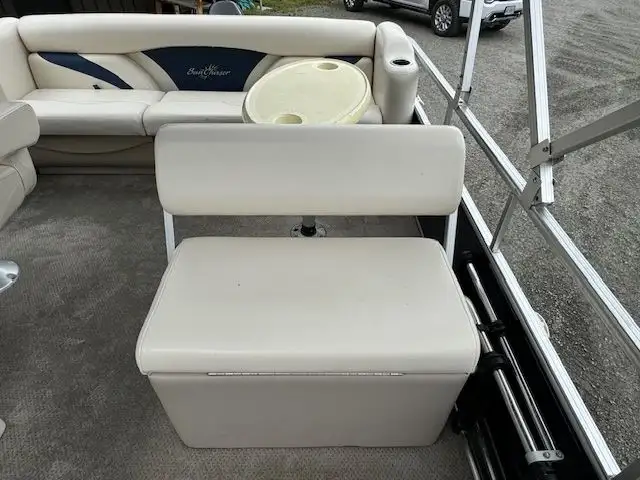 2014 18' SUNCHASER PONTOON 40HP 4-STROKE - 60 HOURS! in Powerboats & Motorboats in Peterborough - Image 13