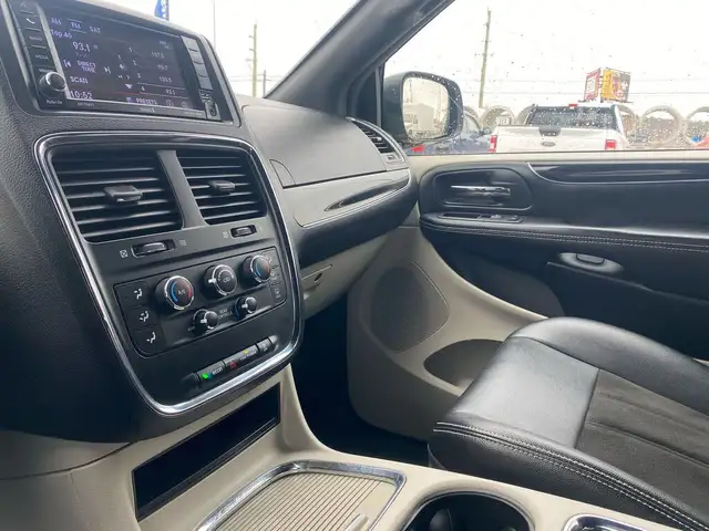 2019 Dodge Grand Caravan SXT Premium Plus ~Leather ~Nav ~Power S in Cars & Trucks in Barrie - Image 26