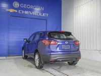 - Heated Seats - Rear View Camera - Sirius XM - Cruise Control - Bluetooth - AWD Engine: Regular Unl... (image 7)