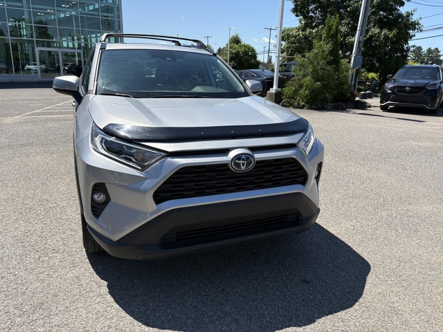Toyota RAV4 XLE 2021 AWD - BAS MILLAGE - in Cars & Trucks in Québec City - Image 3