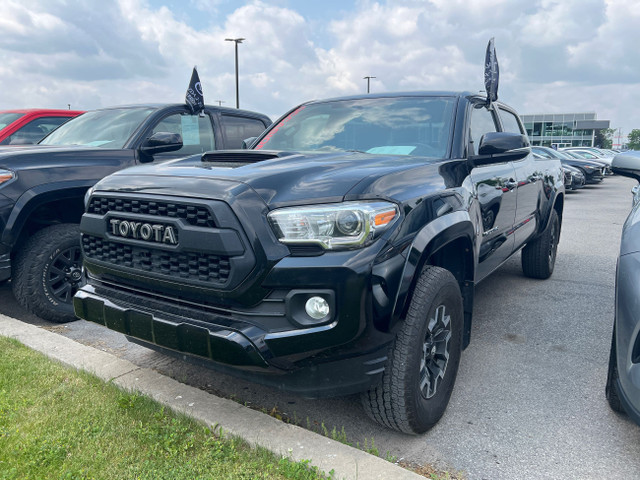 2017 Toyota Tacoma TRD SPORT 4X4 AUCUN ACCIDENT, BAS KILOS, BON  in Cars & Trucks in City of Montréal - Image 3