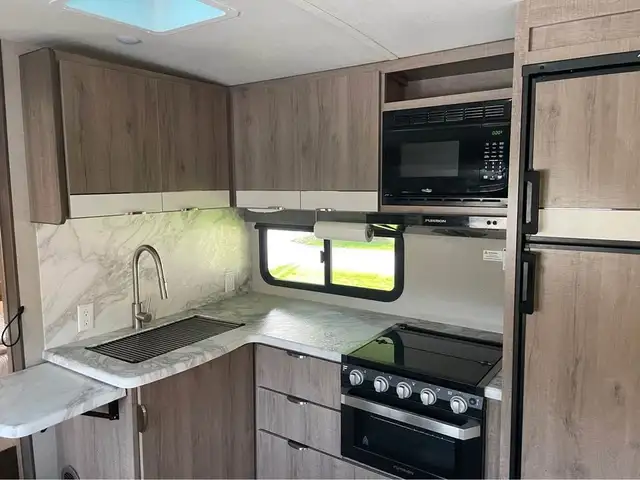 2021 GRAND DESIGN IMAGINE TRAVEL TRAILER 28FT -WHITE! in Cargo & Utility Trailers in Dartmouth - Image 8