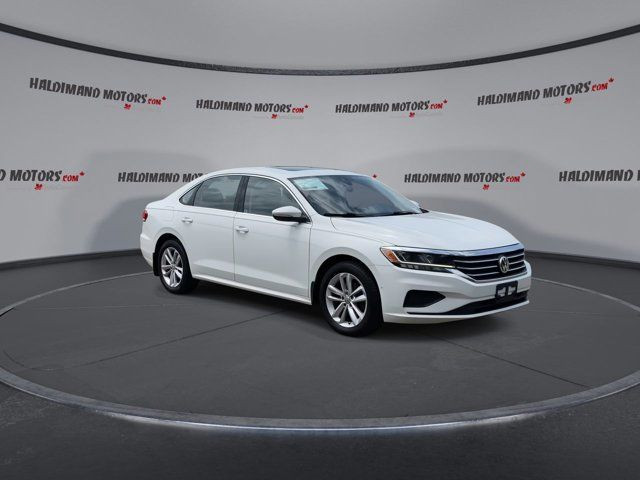 2020 Volkswagen Passat Highline in Cars & Trucks in Hamilton - Image 2