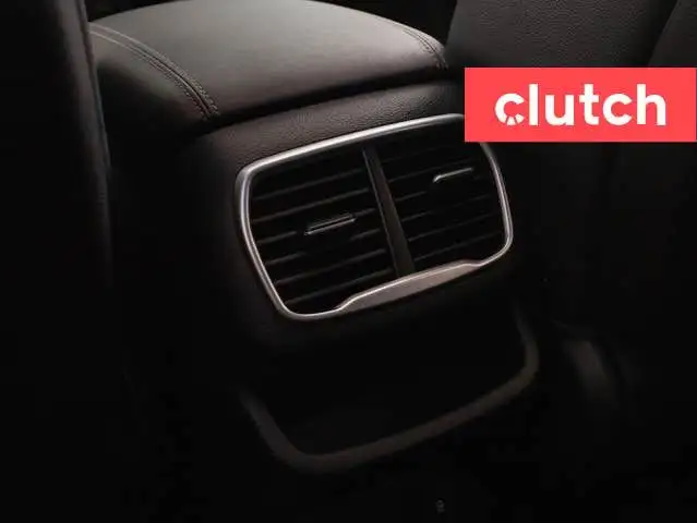 2020 Hyundai Santa Fe Preferred AWD w/ Sun & Leather Pkg w/ Appl dans Autos et camions dans Ottawa - Image 21