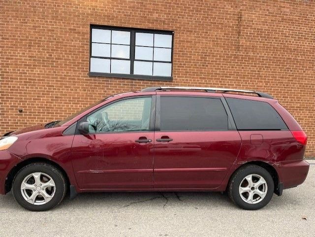  2008 Toyota Sienna 5dr 8-Pass Van FWD (Natl) in Cars & Trucks in Oakville / Halton Region - Image 4