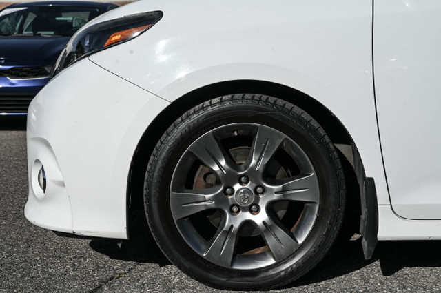 2015 Toyota Sienna SE | Caméra de Recul | Bluetooth | Caméra de  in Cars & Trucks in City of Montréal - Image 4