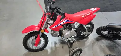 CONSIGNMENT TAXES AND FEES MAY APPLY COMES WITH TRAINING WHEELS INSTALLED ($300 OPTION) Features Dur...