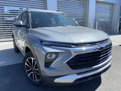 The 2025 Chevrolet Trailblazer LT in Sterling Grey Metallic is a stylish and practical subcompact SU...