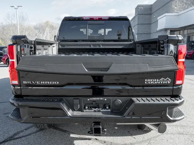 2025 Chevrolet SILVERADO 2500HD High Country- Diesel | Power Ret in Cars & Trucks in Markham / York Region - Image 10