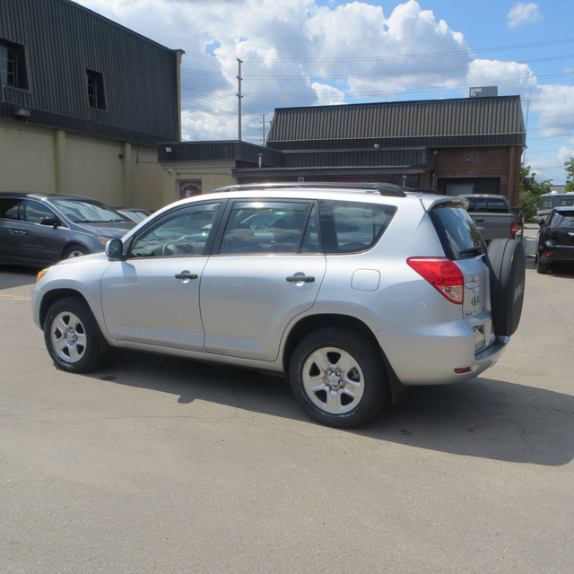 2006 Toyota RAV4 Base V6 4x4 Automatic in Cars & Trucks in Mississauga / Peel Region - Image 4