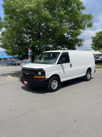 ATTENTION CONTRACTORS!!CARGO!!CARGO!!CHECK OUT THIS CHEVROLET EXPRESS 3500!!ONLY 185,000 KMS!!UNBREA...
