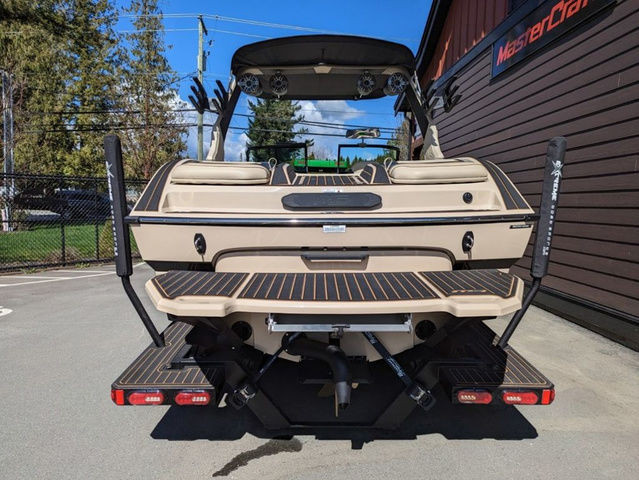 2023 MB Sports B52 23 Alpha in Powerboats & Motorboats in Chilliwack - Image 3