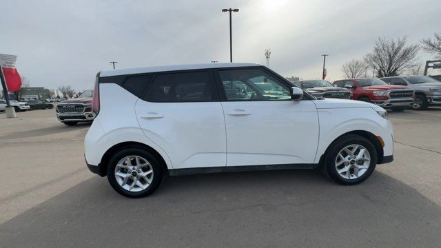 2023 Kia Soul EX | Heated Seats | Apple CarPlay in Cars & Trucks in Edmonton - Image 4