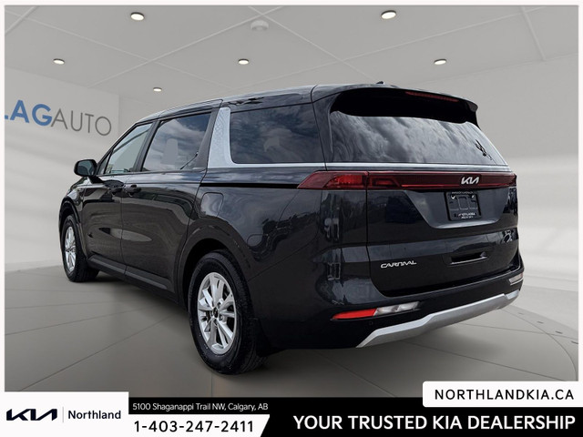 2023 Kia Carnival LX in Cars & Trucks in Calgary - Image 2