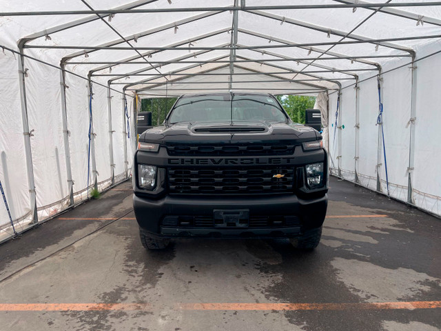 2023 Chevrolet Silverado 2500HD WT CREW 4X4 V8 *BOITE 8 PI* GR R in Cars & Trucks in Laurentides - Image 4