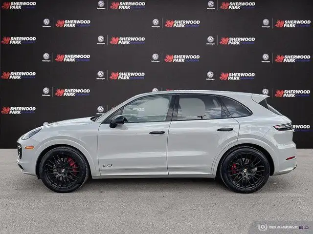 2023 Porsche Cayenne GTS | PREMUIM PKG | MATRIX HEADLIGHTS dans Autos et camions dans Comté de Strathcona - Image 3