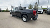 This GMC Sierra 1500 is equipped with: Front 40/20/40 Split-Bench Seat, Remote Vehicle Starter Syste... (image 8)
