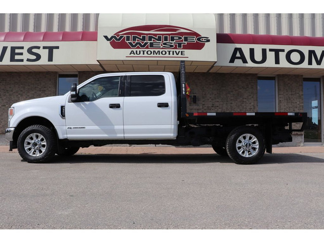 2022 Ford F-350 XLT PREMIUM 6.7L DIESEL 4X4 FLAT DECK LOADED/CLE in Cars & Trucks in Winnipeg - Image 2