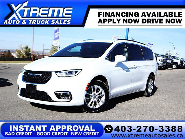 2022 Chrysler Pacifica Touring L AWD - NO FEES! HAIL SALE! in Cars & Trucks in Calgary