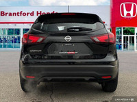 Experience the practicality and smooth ride of this 2018 Nissan Qashqai SV, boasting a sleek Magneti... (image 4)