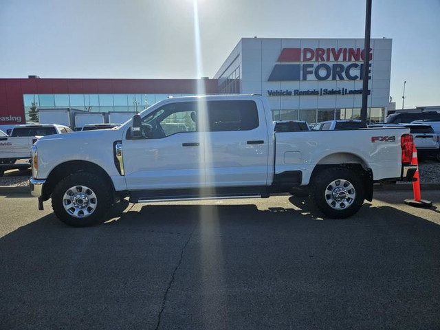 2023 Ford Super Duty F-250 SRW XLT 4WD Crew Cab 6.75' Box, 7.3L  in Cars & Trucks in St. Albert - Image 2