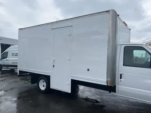 2011 Ford Econoline E-450 Super Duty 158 in DRW Ford Econoline63417673024259124