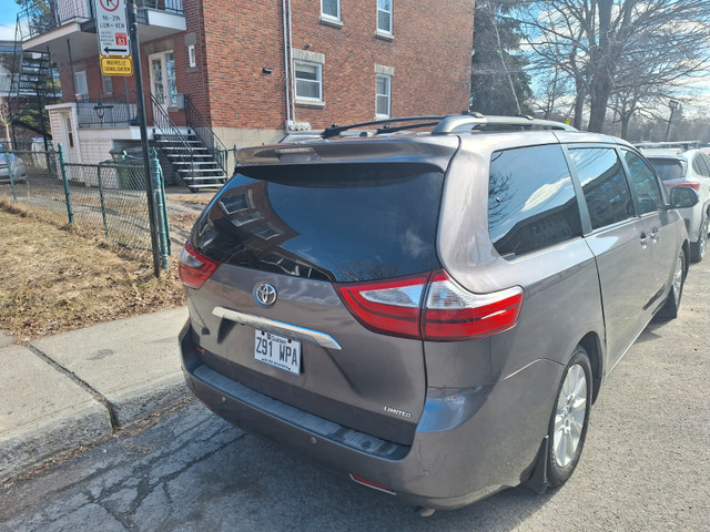 2015 Toyota Sienna Limited in Cars & Trucks in City of Montréal - Image 3