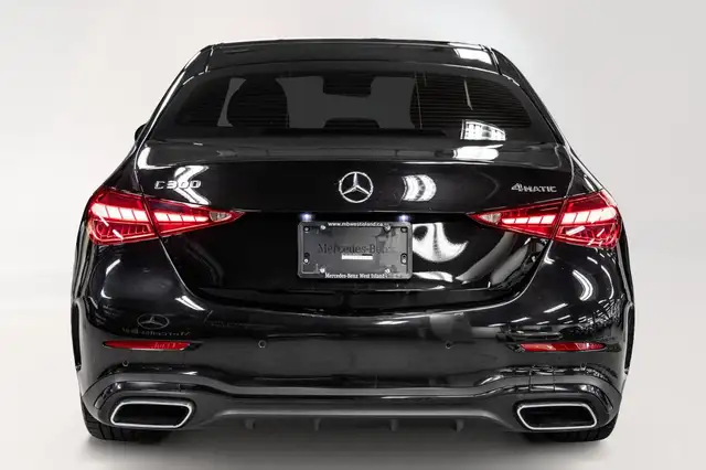 2023 Mercedes-Benz C300 4MATIC Sedan | Premium | Night | Carplay in Cars & Trucks in City of Montréal - Image 9