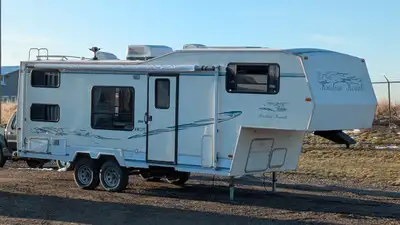 Experience the perfect blend of comfort, quality, and classic Canadian craftsmanship with the 1998 K...