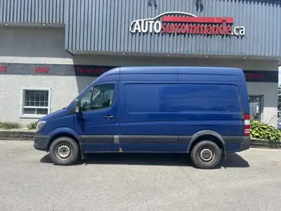 See Dealer Website for Details. 2018 Mercedes-Benz Sprinter fourgonnette utilitaire toit haut / 144...