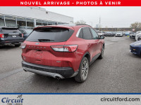 La Ford Escape SEL Hybride 2022 offre un plaisir de conduite remarquable, parfaitement adaptée aux r... (image 5)