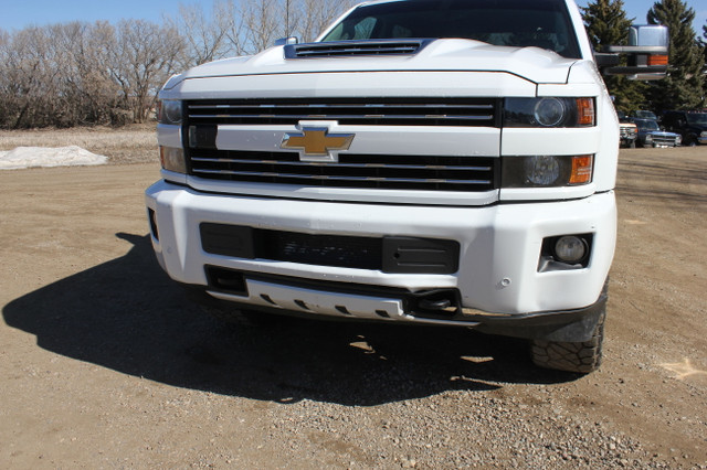 2018 Chevrolet Silverado 2500HD LT in Cars & Trucks in Saskatoon - Image 2